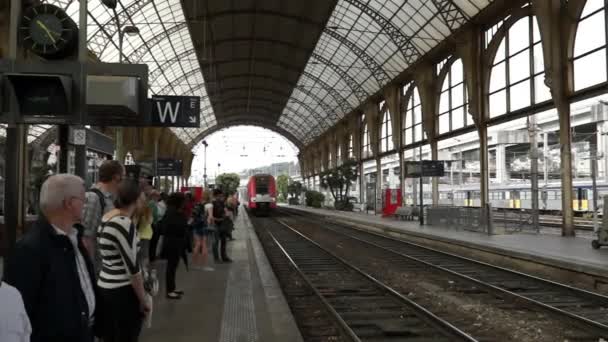 Nice - Railroad station platform Gare de Nice Ville — Wideo stockowe