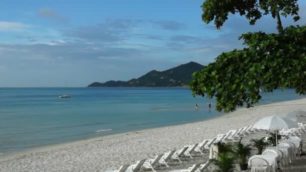 Parte sul da praia de Chaweng em Koh Samui, Tailândia — Vídeo de Stock