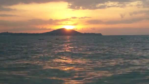 Mer tropicale au coucher du soleil, timelapse — Video