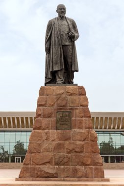 Almatı - Abay anıt