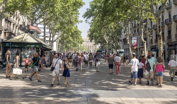 Passeig de Gràcia v Barceloně, Španělsko — Stock fotografie