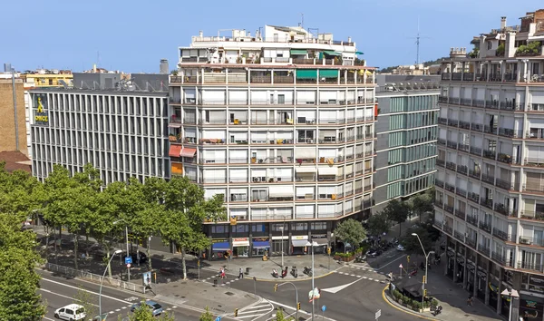バルセロナの典型的な住宅建築 — ストック写真