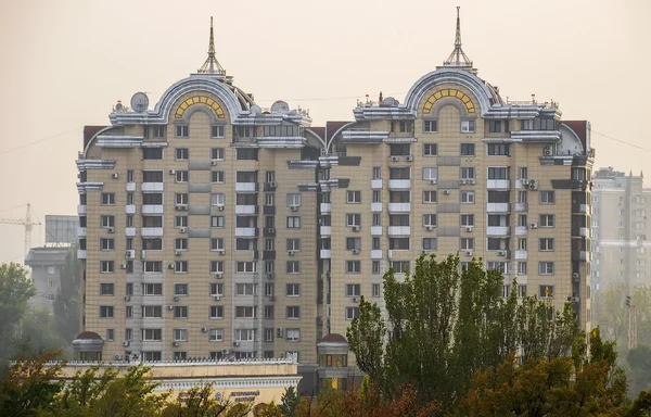 Almaty - Arquitectura moderna — Foto de Stock