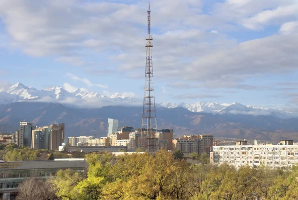 Vista de Almaty cidade — Fotografia de Stock