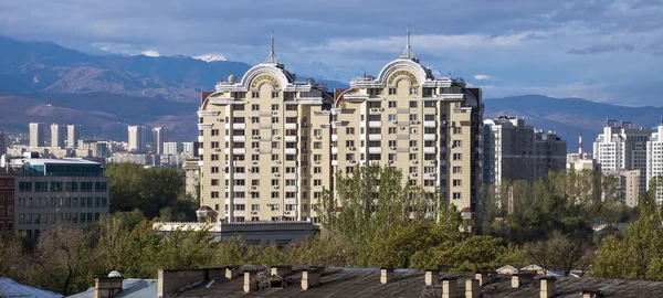 Almaty - Arquitetura moderna — Fotografia de Stock