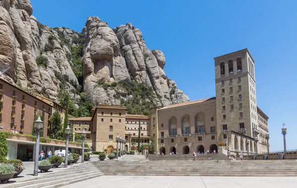 The Benedictine abbey Santa Maria de Montserrat in Monistrol de Montserrat — Stock Photo, Image