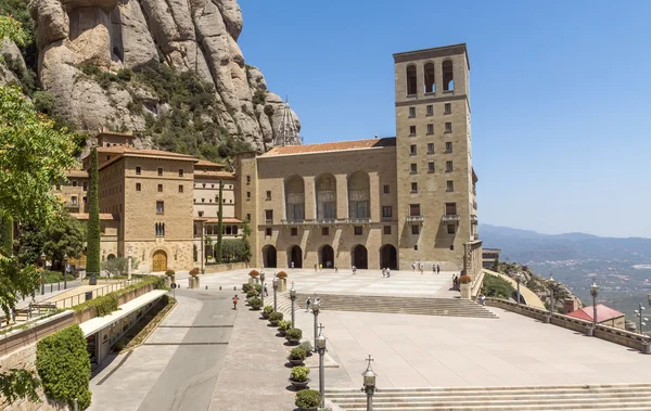 The Benedictine abbey Santa Maria de Montserrat in Monistrol de Montserrat — Stock Photo, Image