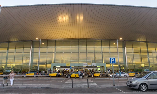 Terminal T1 do aeroporto de El Prat-Barcelona — Fotografia de Stock