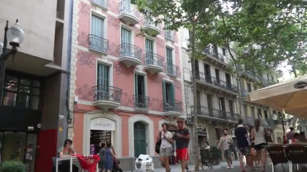 La Rambla 大街，巴塞罗那-游戏中时光倒流 — 图库视频影像