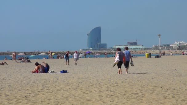 Barcelona-e - Pláž Barceloneta - timelapse — Stock video