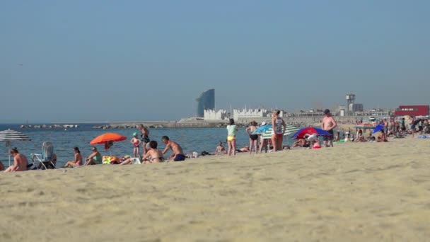 Barcelona-e - Spiaggia della Barceloneta — Video Stock