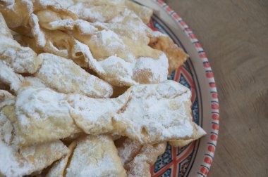 geleneksel Lehçe faworki veya chrust olarak pasta crunch