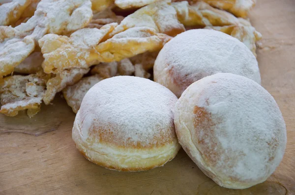 Traditional Polish pastry - donuts, faworki (chrust) — Stock Photo, Image