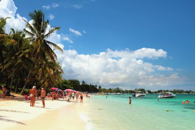 Üzerinde plaj Trou aux Biches, Pamplemousses, Mauritius