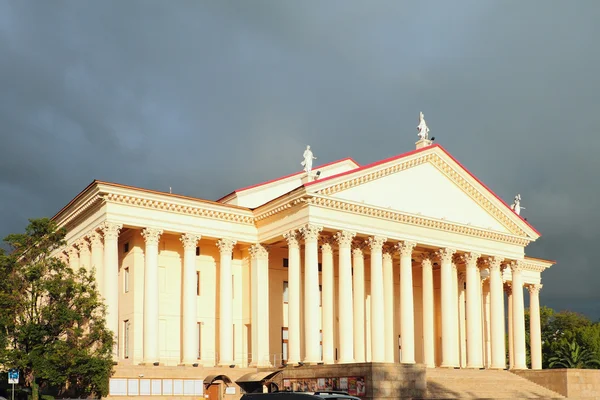 Winter-theater. Sochi, Rusland — Stockfoto