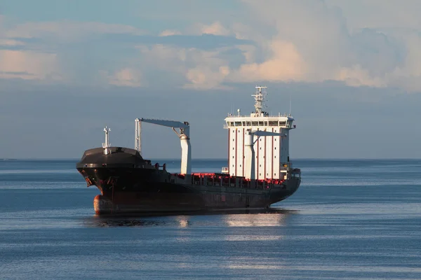 Cargoship on raid in sea — Stock Photo, Image