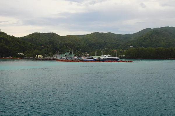 Puerto de cruceros. Praslin, Seychelles — Foto de Stock