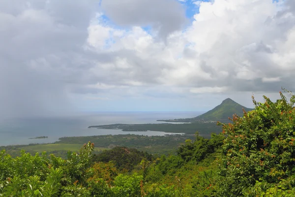 Kust van tropisch eiland. Riviere Noire, Mauritius — Stockfoto