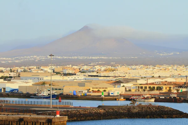 Seaport adlı volkan ayak. Arrecife, Lanzarote, İspanya — Stok fotoğraf