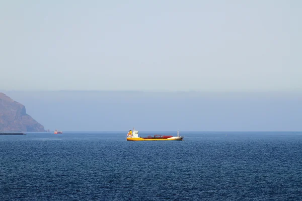 Cargoship en mer — Photo