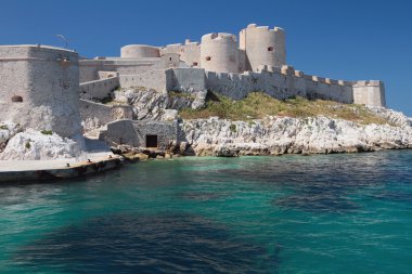Antik kale kıyısında. Chateau d'If, Marseille, Fransa