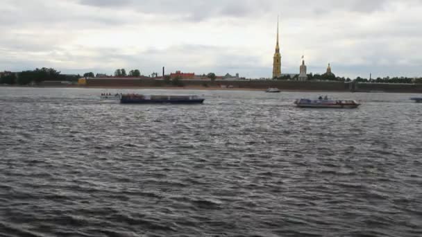 River Neva, Peter e Paul Fortress. São Petersburgo, Rússia — Vídeo de Stock