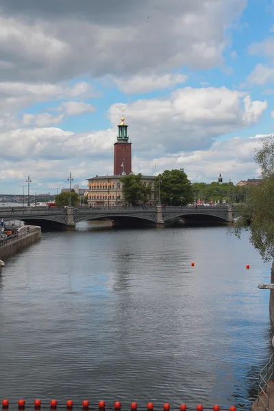Kanał i most. Stockholm, Szwecja — Zdjęcie stockowe