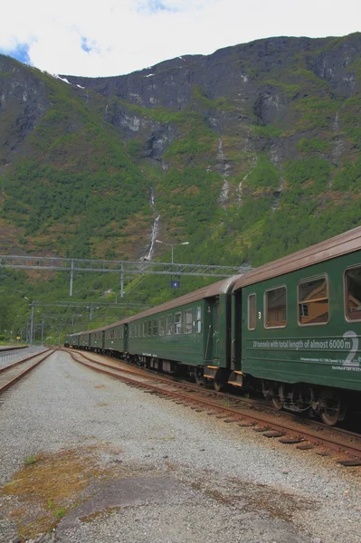 Пассажирский поезд. Флам, Норвегия — стоковое фото