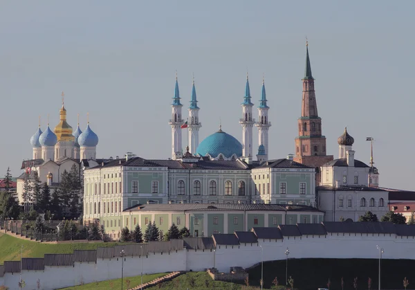 Pałac Prezydencki i świątynie w kazan kremlin — Zdjęcie stockowe