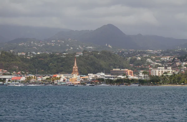 Damm der Hauptstadt von martinique, fort-de-france — Stockfoto