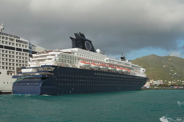 Cruise liner. Road-Town, Tortola — Stock Photo, Image