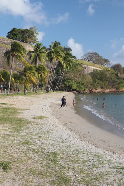 Beach at fortress walls Fort Saint-Louis. Fort-de-France, Martinique — Stock Photo, Image