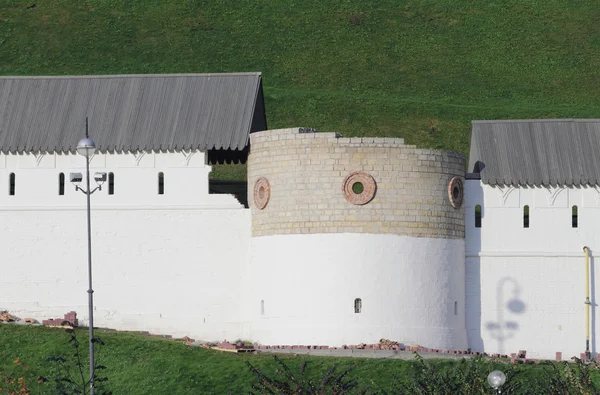 Muralla y torre en Kazan Kremlin — Foto de Stock