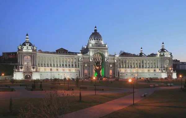 Paleis van landbouwers en het plein — Stockfoto