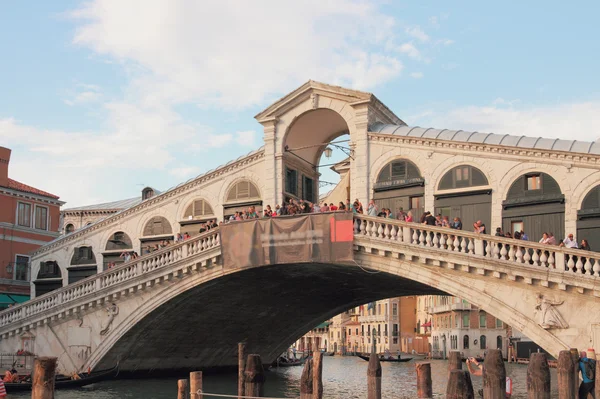 Puente de Rialto. Venecia, Italia — Foto de Stock