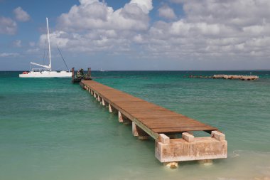 İskele ve yat. Isla Saona, La Romana, Dominik Cumhuriyeti