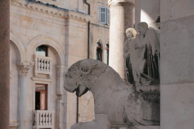 Diocletianus Sarayı'antik heykeller. Split, Hırvatistan