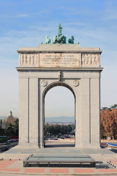 Boog van overwinning (Puerta-de-Monkloa). Madrid, Spanje — Stockfoto