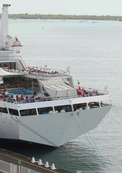 Stern of cruise liner and sea gulf — Stock Photo, Image