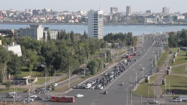 Kruising van stadsstraten. Kazan, Tatarstan — Stockvideo