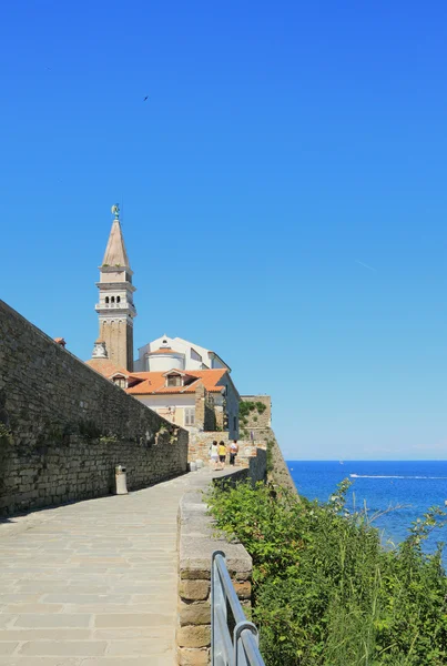 Droga do katedry. Piran, Słowenia — Zdjęcie stockowe