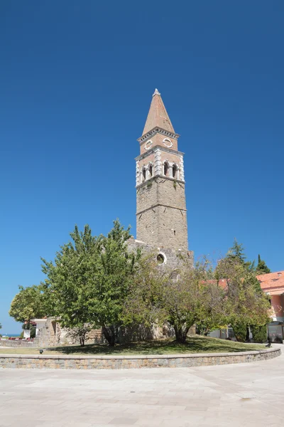 Antiga Torre do Mosteiro. Barnardine, Portorozh, Eslovénia — Fotografia de Stock