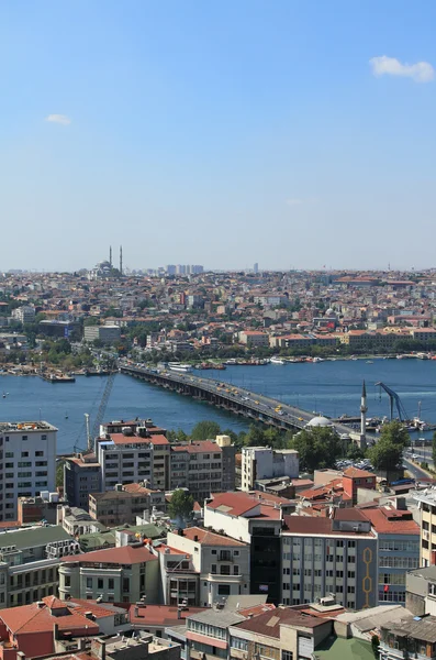 Ataturk Bridge in Unkapany, Gulf Gold Horn. Istanbul, Turkey — Stock Photo, Image