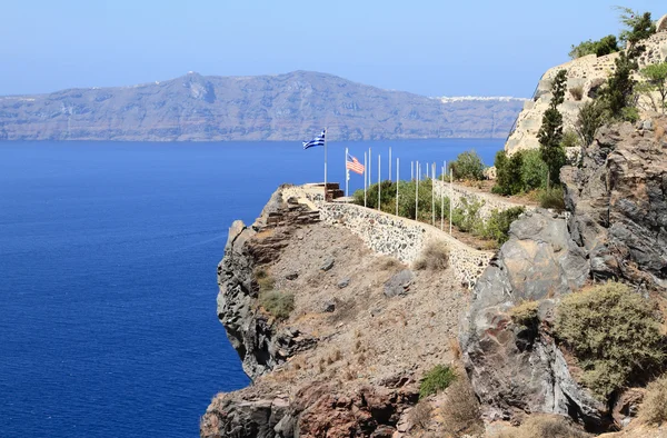 Rocher et mer. Santorin, Grèce — Photo