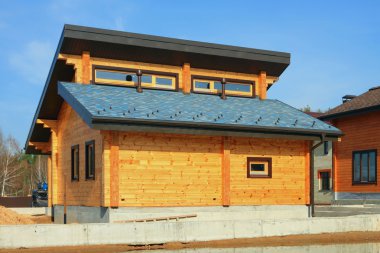 Ahşap konut inşaat. Gelen banyo bar