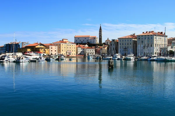 Staden på Adriatiska havet. Piran, Slovenien — Stockfoto