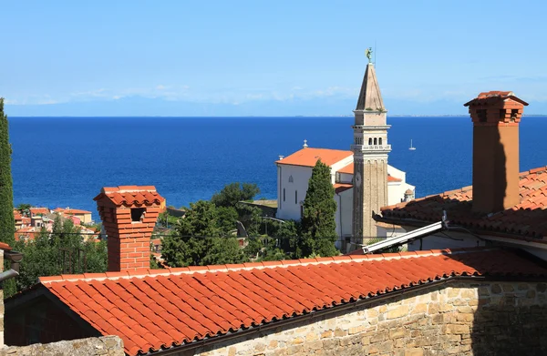 Roofs and temple. Piran, Slovenia — Stock Photo, Image