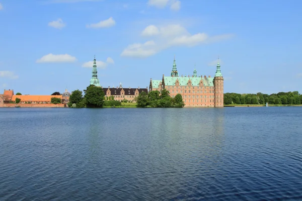 Palácio Frederiksborg em Hillerod, Dinamarca — Fotografia de Stock