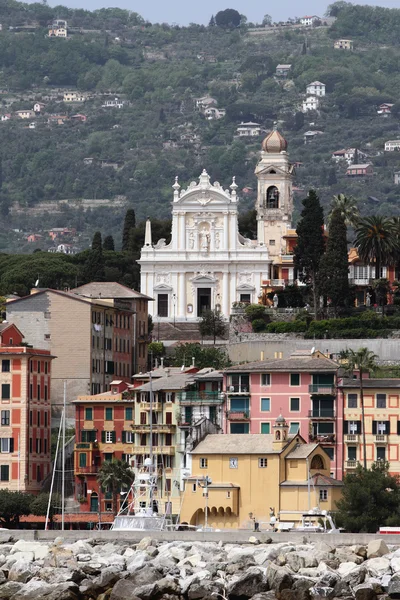 Staden och templet. Santa Margarita, Italien — Stockfoto