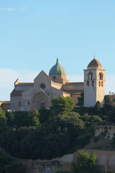 Temple on hill, cathedral of Saint Kiriak. Ancona, Italy — Stock Photo, Image